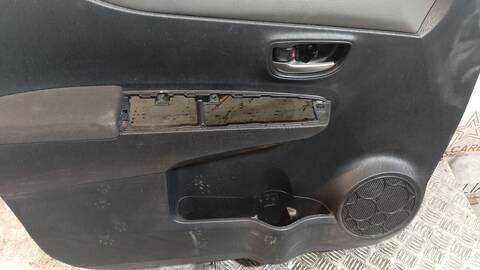 Foto 2ª: Tapizados Cartoneras Toyota Yaris ACTIVE 90CV 66KW [1NDTV] (2014)