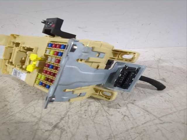 Foto 3ª: Caja Reles Fusibles Kia Stonic 1.0 T-GDI 101CV [G3LC G3LE] (2017)