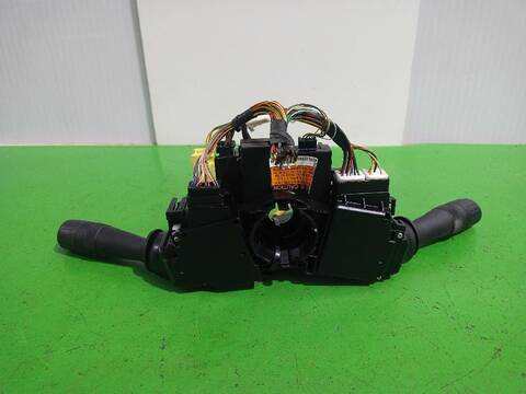 Foto 2ª: Mando Multifuncion Toyota Auris HYBRID FEEL EDITION 136CV (2013)