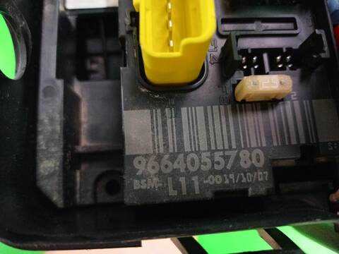 Foto 3ª: Caja Reles Fusibles Peugeot 207 1.4 73CV [KFVTU3A] (2006)