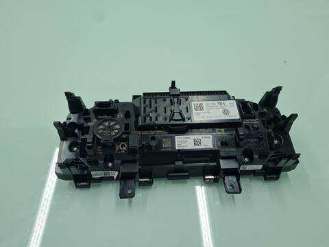 Foto 4ª: Cuadro de Instrumentos Volkswagen Tiguan SPORT BMT 150CV 110KW [DFGA] (2020)
