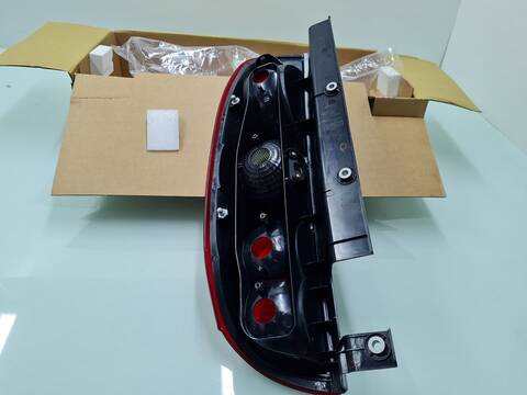 Foto 2ª: Piloto Trasero Derecho Fiat Doblo DYNAMIC 90CV 66KW [199A3000] (2010)