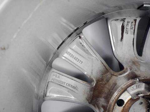 Foto 3ª: Juego LLantas Peugeot 3008 STYLE 114CV (2009)