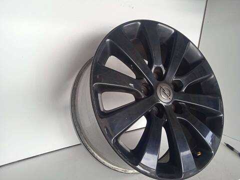 Foto 3ª: LLanta Aleacion Opel Astra COSMO 125CV 92KW [A17DTR] (2011)