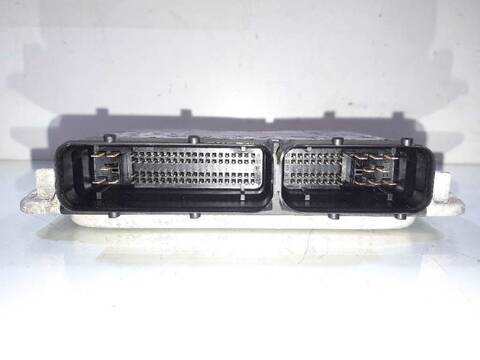 Foto 2ª: Centralita Motor ECU Volkswagen Golf 25 ANIVERSARIO BERLINA 110CV 81KW [ASV] (2000)