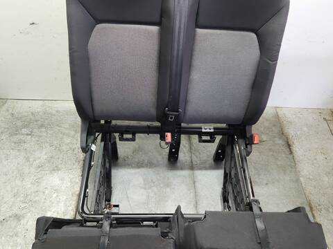 Foto 2ª: Asiento Delantero Derecho Volkswagen Crafter 35 FURGON BM TN FWD 140CV 103KW [DNAE] (2024)