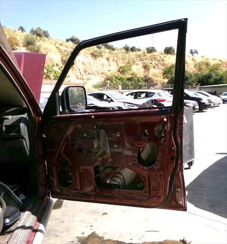 Foto 2ª: Puerta Delantera Derecha Mitsubishi Montero 2.8 TD 1992-1995 [4M40] (1994)