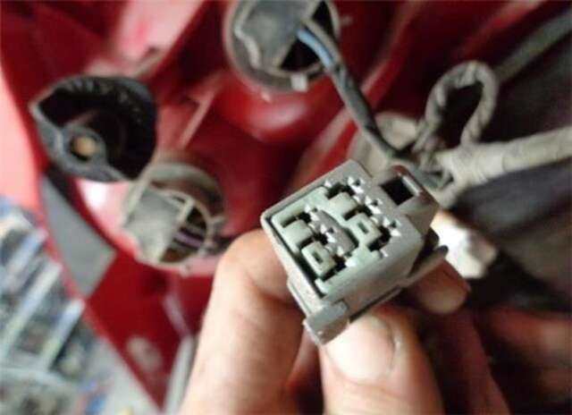 Foto 3ª: Piloto Trasero Izquierdo Ford Cougar 2.5 V6 [2.5 LTR. - 125 KW V6 24V CAT] [LCBA]
