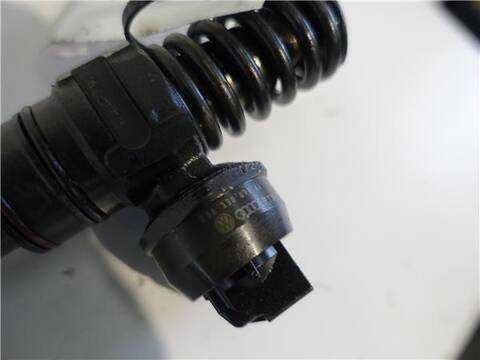 Foto 2ª: Inyectores Volkswagen Golf 1.9 TDI BERLINA 101CV 74KW [ATD] (2002)
