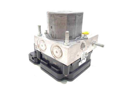 Foto 2ª: Abs Mercedes Clase G 230 GLA 180 156.942) 122CV 90KW [270910] (2018)