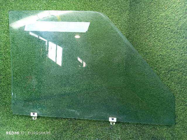 Foto 4ª: Luna Delantera Izquierda Nissan Patrol 3.3 D SD33 5P (1989)