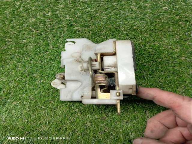 Foto 4ª: Cerradura Puerta Trasera Izquierda Mitsubishi L200 2.5 D 4P CAJA ABIERTA [4D56] (1999)