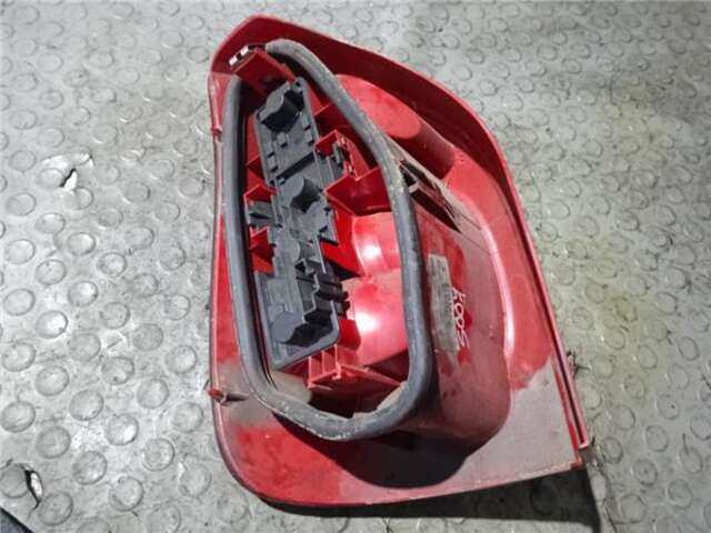 Foto 2ª: Piloto Trasero Derecho Citroen Xsara 2.0 HDI [RHY (DW10TD)]