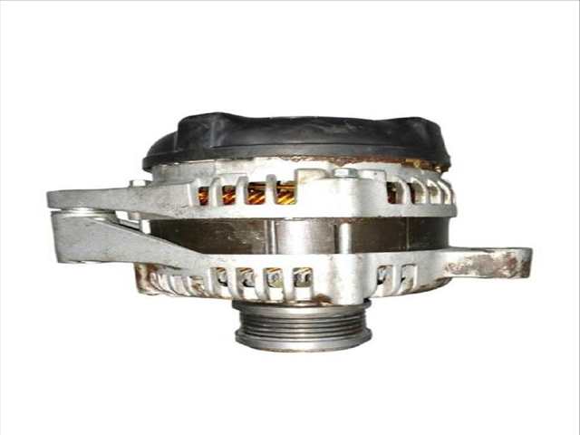 Alternador Toyota Corolla 2.0 D-4D CDE120_ CDE120R)