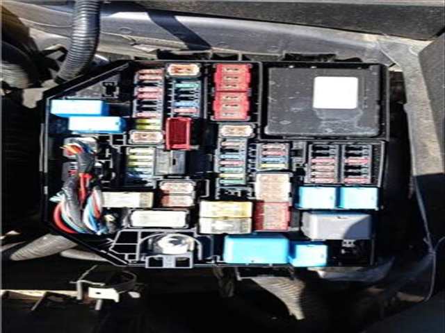 Caja Reles Fusibles Lexus UX HEV 152CV