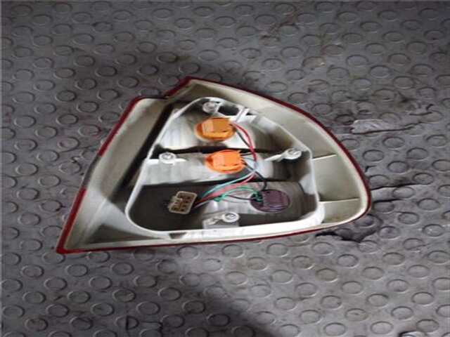 Foto 2ª: Piloto Trasero Izquierdo Mitsubishi Carisma 1.9 1900 DI-D COMFORT [1.9 LTR. - 75 KW DI-D CAT] [F9Q1]