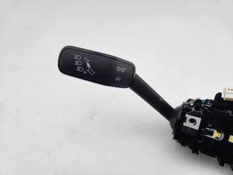 Foto 2ª: Mando Multifuncion Volkswagen Golf STYLE 115CV [DXDE] (2024)