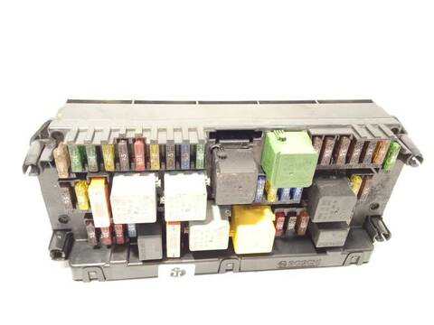 Foto 2ª: Caja Reles Fusibles Mercedes Clase C 160 CLS 250 CDI BE 218.303) 204CV 150KW [651924] (2011)