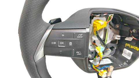 Foto 3ª: Volante Opel Grandland HN09 (2025)