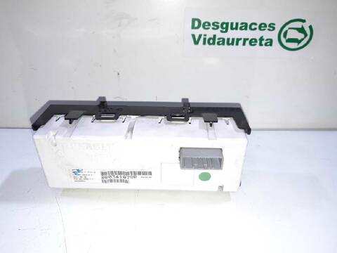 Foto 2ª: Pantalla Multifuncion Renault Trafic 2.0 DCI DIESEL FAP CAT 114CV 84KW CAJA CERRADA [M9R786] (2010)