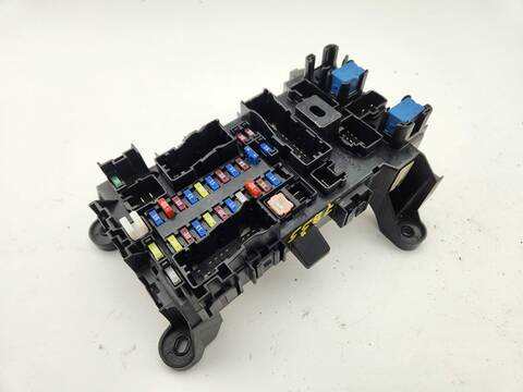 Caja Reles Fusibles Suzuki Grand Vitara 1.9 DDIS JLX 5-PTAS.) 129CV 95KW