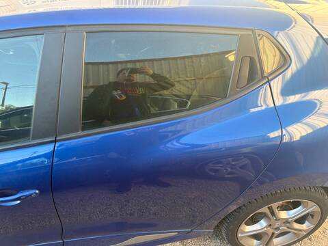 Foto 2ª: Puerta Trasera Izquierda Renault Clio K9K638 (2019)