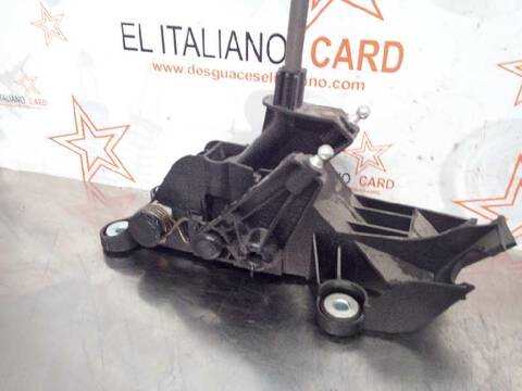 Foto 3ª: Palanca de Cambio Ford Fiesta TITANIUM 95CV 70KW [TZJA] (2012)