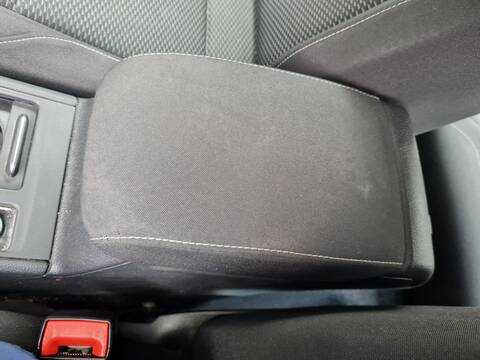 Consola Central Volkswagen Golf ADVANCE 116CV 85KW