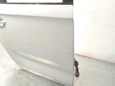 Foto 3ª: Puerta Trasera Derecha Kia Carens BASIC 116CV 85KW [D4FD] (2014)