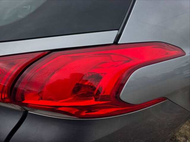 Piloto Trasero Derecho Peugeot 2008 HMZ