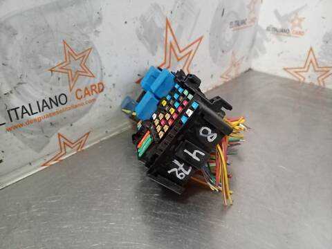 Foto 3ª: Caja Reles Fusibles Dacia Sandero STEPWAY ESSENTIAL 101CV 74KW [H4DD4] (2020)