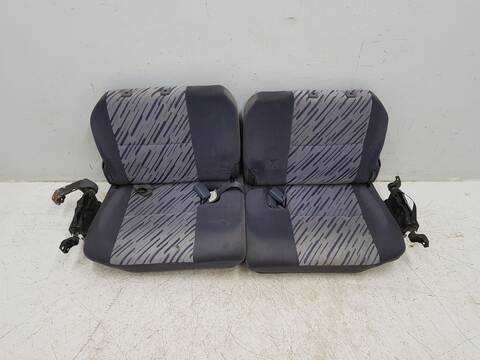 Asientos Tercera Fila Toyota Land Cruiser TD VX 5-PTAS.) KZJ95)