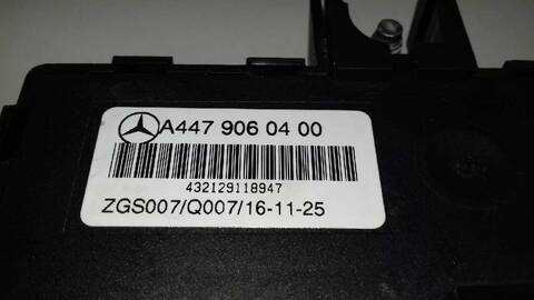 Foto 3ª: Centralita Motor ECU Mercedes Clase V 200 136CV 100KW (2014)
