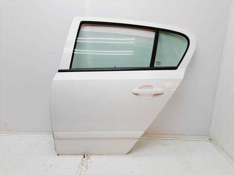 Puerta Trasera Izquierda Opel Astra COSMO 105CV 77KW