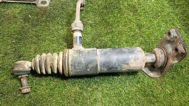 Foto 4ª: Barra Estabilizadora Trasera Nissan Patrol 2.8 D GR Y61 TD6 [RD28ETI] (2001)