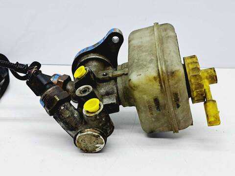 Foto 3ª: Bomba Freno Volkswagen Golf 1.9 TDI BERLINA 116CV 85KW [AJM] (1997)