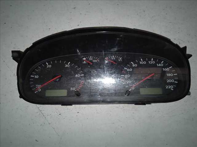 Cuadro de Instrumentos Volkswagen Transporter 2.5 TDI 88CV