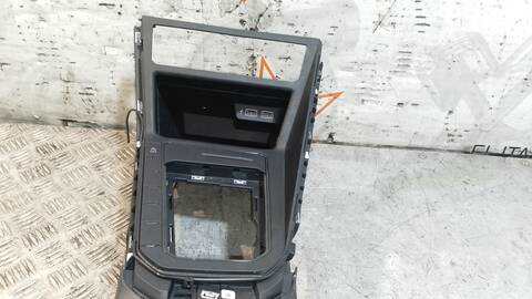 Foto 2ª: Consola Central Volkswagen Polo ADVANCE 95CV 70KW [CHZ] (2018)