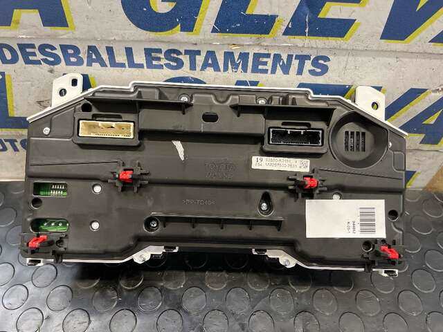 Foto 2ª: Cuadro de Instrumentos Toyota Yaris 1.500 16V91-92CV/67-68KW 0CV [M15A] (2021)