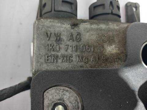 Foto 2ª: Palanca de Cambio Volkswagen Passat INDIVIDUAL 140CV (2005)