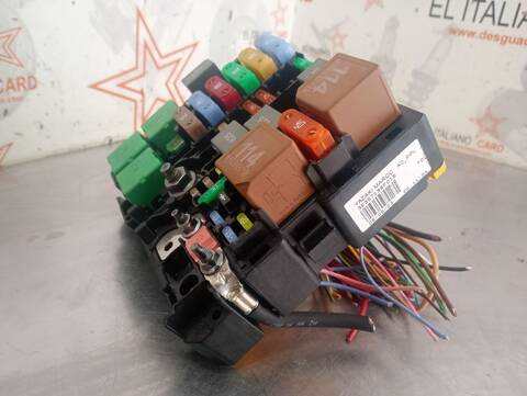 Foto 3ª: Caja Reles Fusibles Peugeot Expert ASPHALT STANDARD 120CV 88KW FURGON [YHV] (2023)