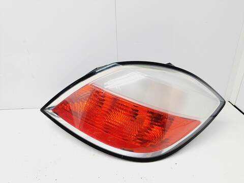 Foto 4ª: Piloto Trasero Derecho Opel Astra 1.7 16V CDTI BERLINA 101CV 74KW [Z17DTH] (2005)