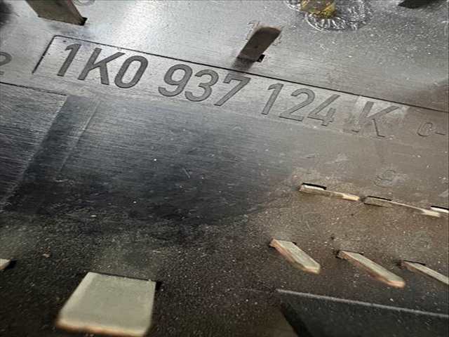 Foto 2ª: Caja Reles Fusibles Volkswagen Touran VERSION INDEFINIDA (2005)