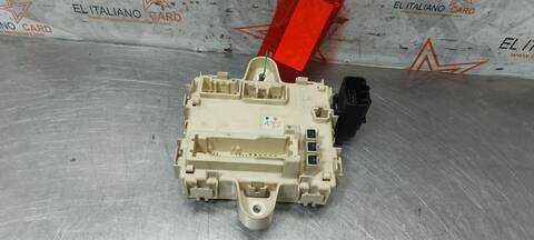 Foto 2ª: Caja Reles Fusibles Lexus RX 400H 211CV 155KW [3MZ-FE] (2005)