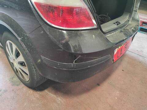 Foto 2ª: Paragolpes Trasero Opel Astra Z17DTL BERLINA (2004)