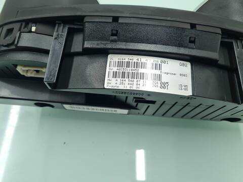 Foto 3ª: Cuadro de Instrumentos Mercedes Clase ML 320 3.0 CDI W164) 224CV 165KW 164.122) [OM642940] (2006)