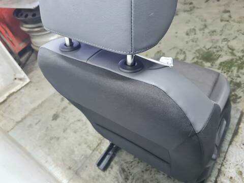 Foto 4ª: Asiento Delantero Derecho Volkswagen T-Cross ADVANCE 110CV 81KW [DLAA] (2022)