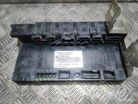 Foto 2ª: Caja Reles Fusibles Mercedes Clase CLK 270 CDI COUPE C209) MOTOR OM612.962 (2013)