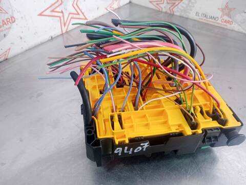 Foto 4ª: Caja Reles Fusibles Peugeot Expert ASPHALT STANDARD 120CV 88KW FURGON [YHV] (2023)