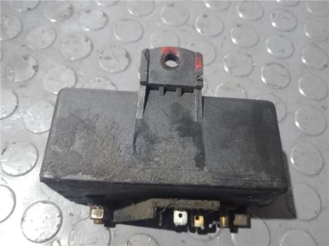 Foto 3ª: Caja Reles Fusibles Peugeot 205 1.8 DIESEL [161A (XUD7)]